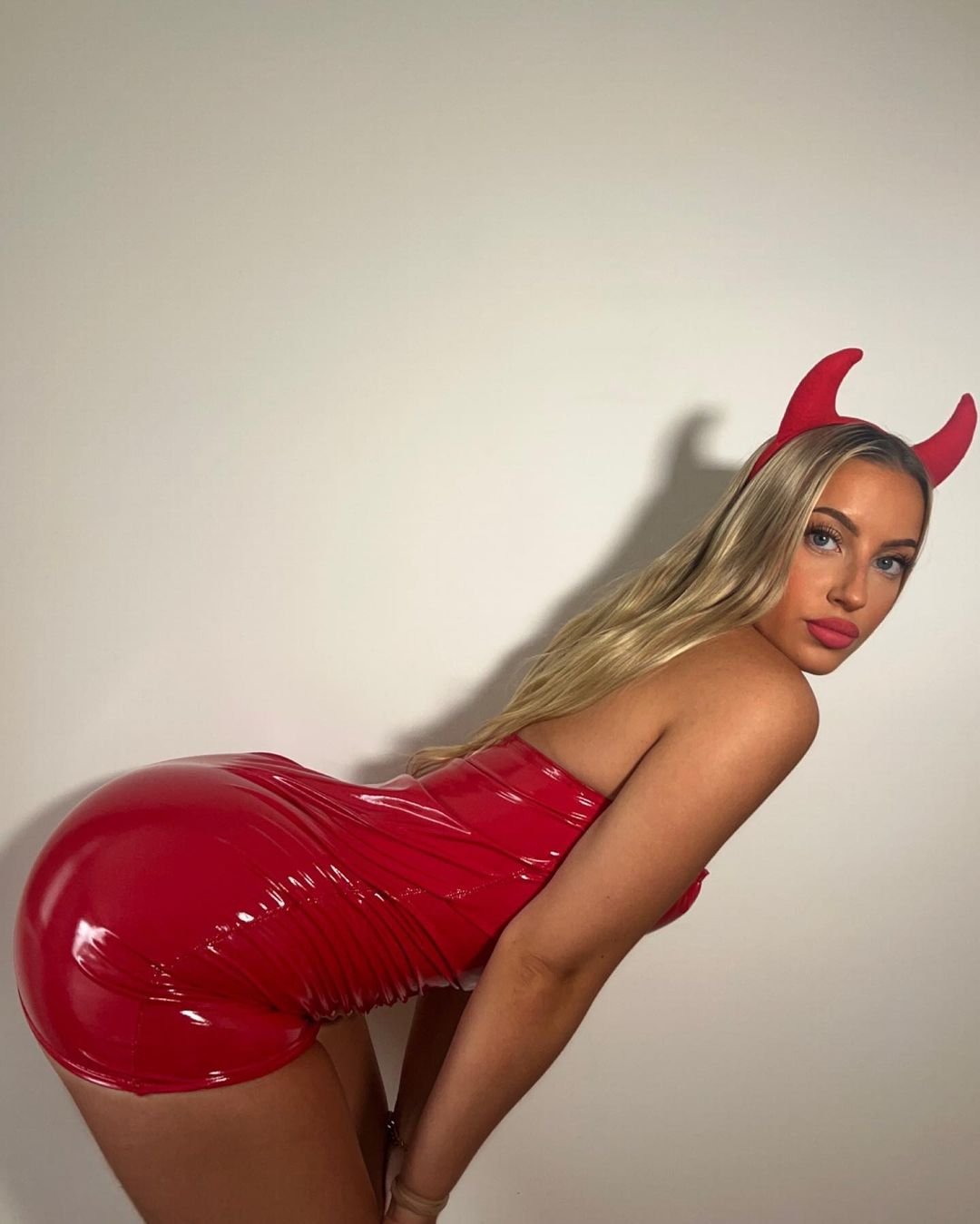 Babe in PVC #77MkygR2