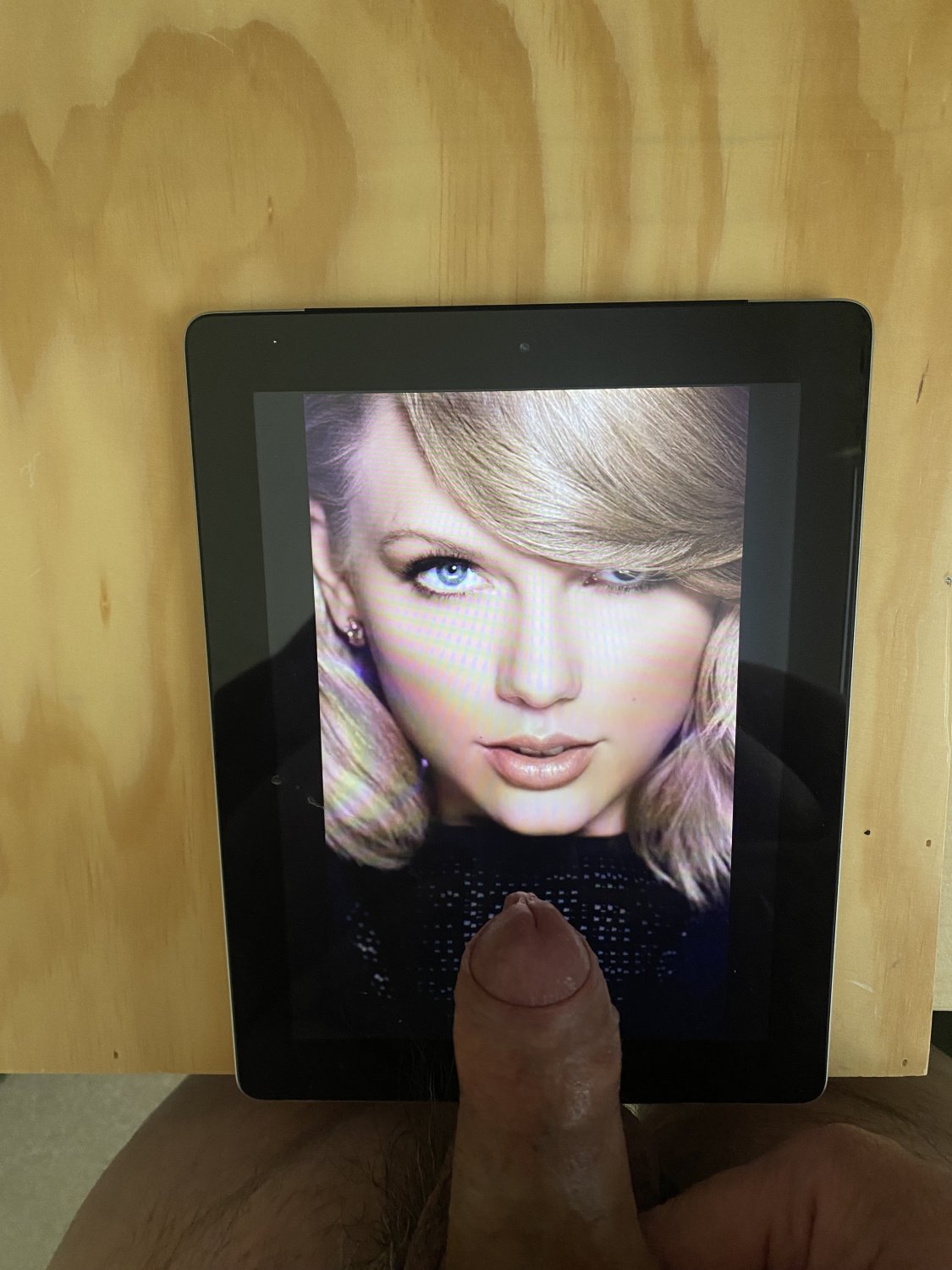 Cocking Taylor Swift #anCsxq5h